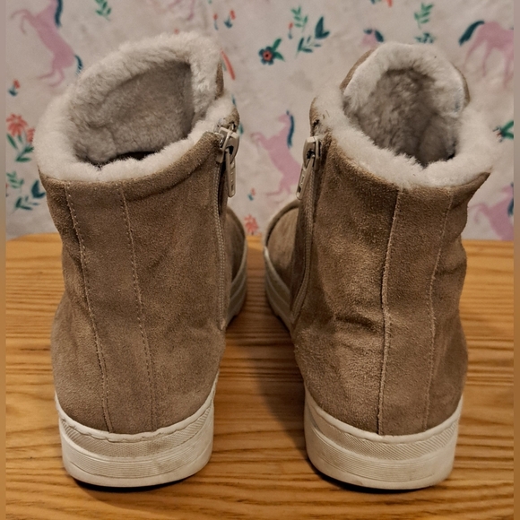 Joyks Tan Italian Suede & Sherpa Neutral Boho Casual Ankle Bootie Boot Shoe SZ 8 - Picture 5 of 7